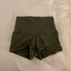 Lululemon green spandex bike shorts